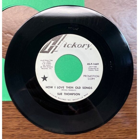 Sue Thompson How I Love Them Old Songs / Just Two Young 45 Vinyl 70s Country - Picture 4 of 6